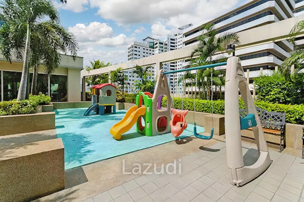 2 Bedroom 1 Bathroom 68.7 Sq.m Grand Park View Asoke