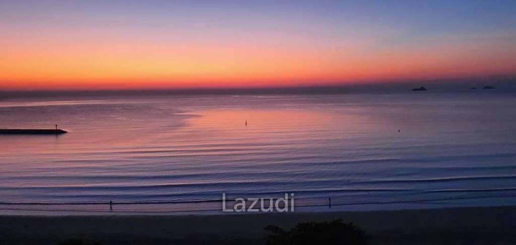 2 Bed Condo With Sea And Mountain Views
