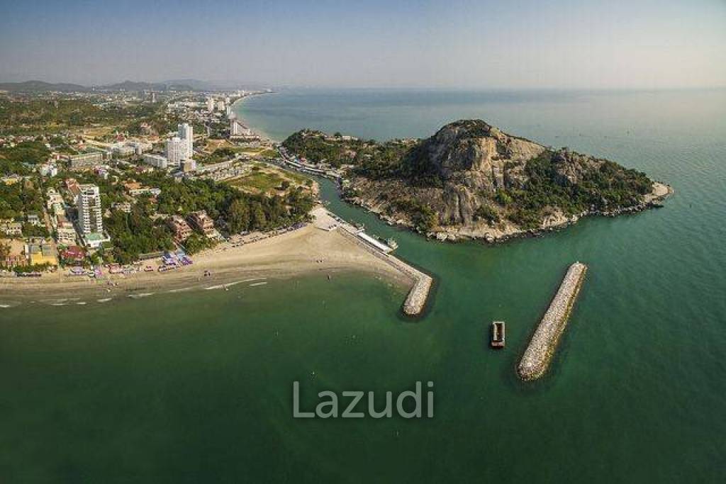 2 Bed Condo With Sea And Mountain Views