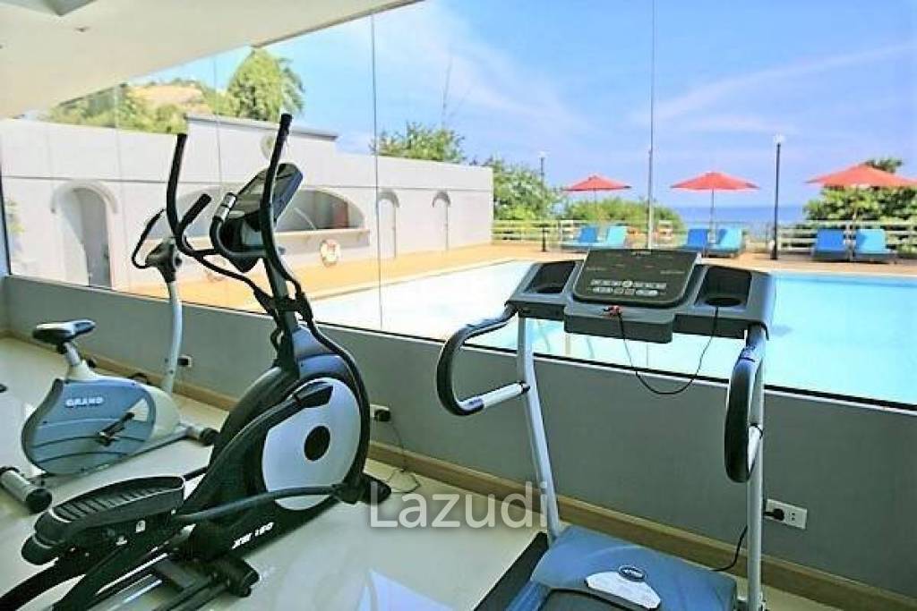 2 Bed Condo With Sea And Mountain Views