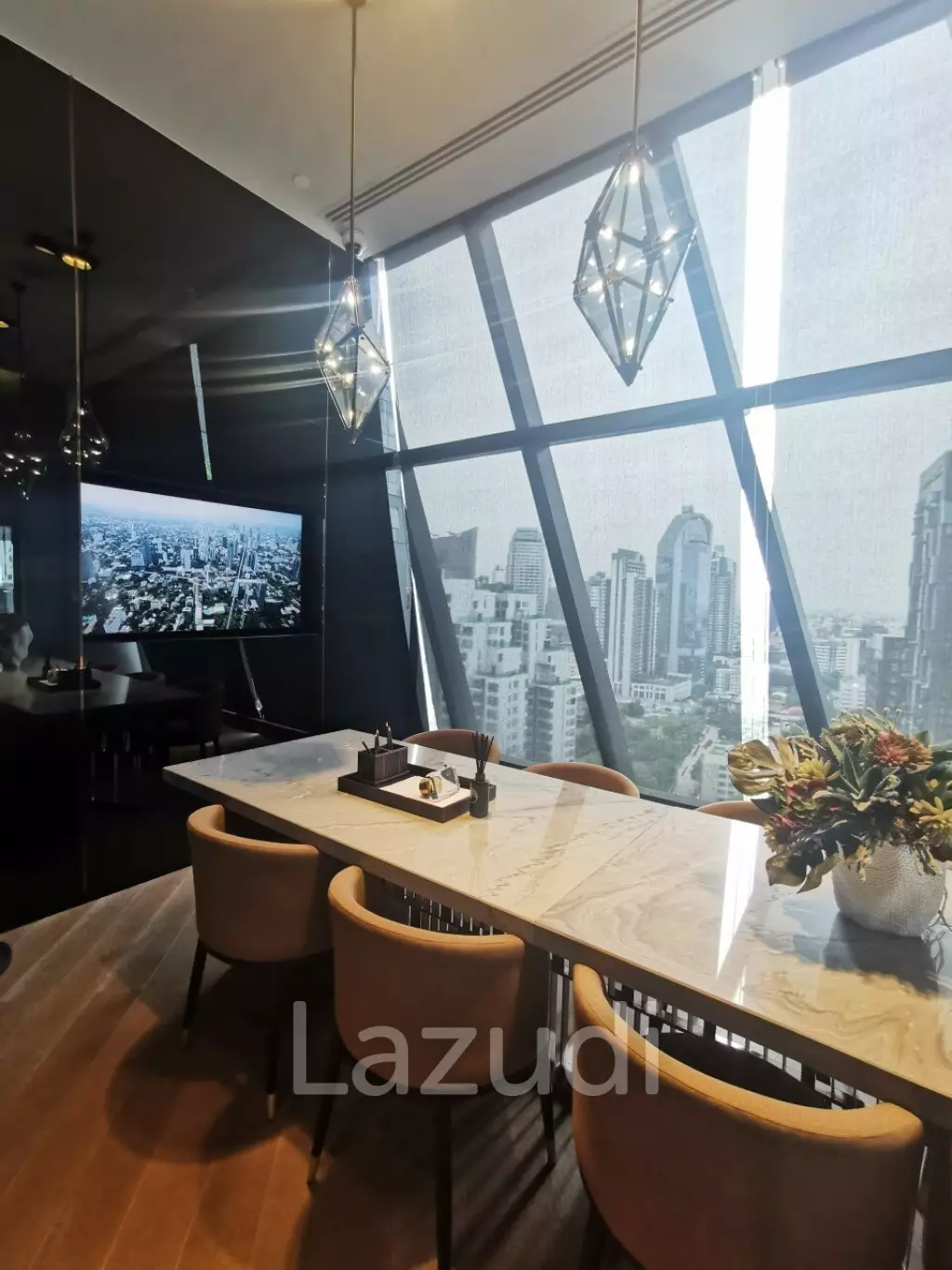 45 sqm modern 1 bedroom condo on 14th floor Ideo Q Sukhumvit 36 Khlong Toei Bangkok
