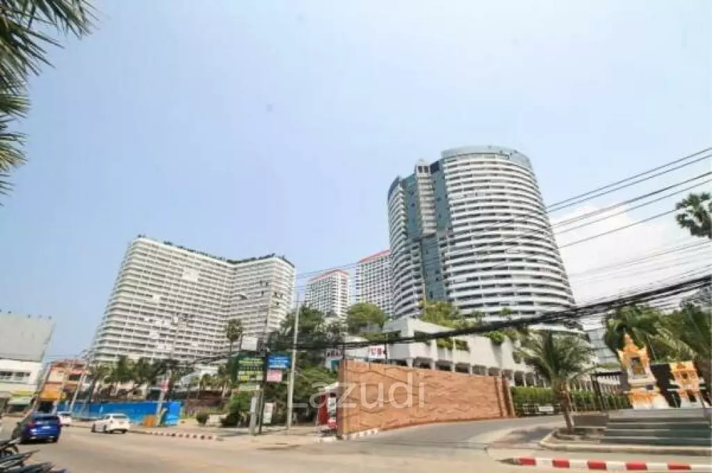 Beachfront Duplex Commercial Space At Jomtien Plaza Condotel