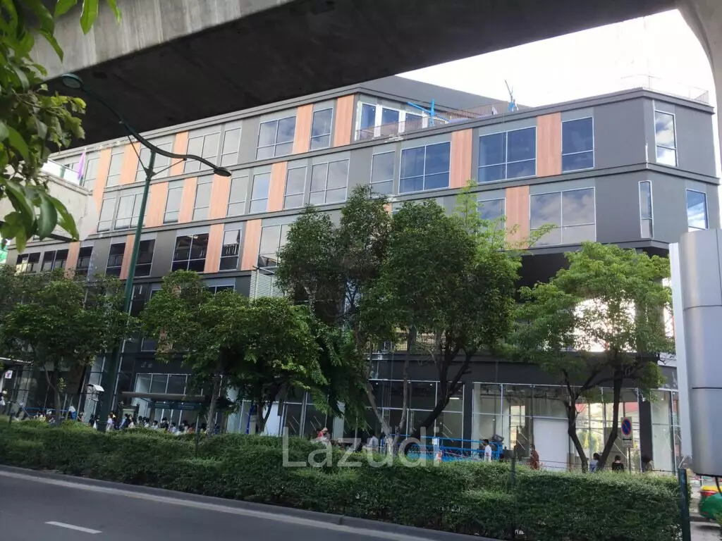 Office space for rent at Summer Point