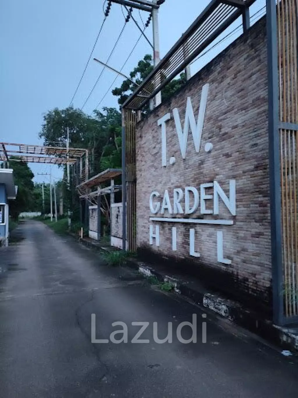3 Bedroom 3 Bathroom 200 SQ.M. T.W. Garden Hill