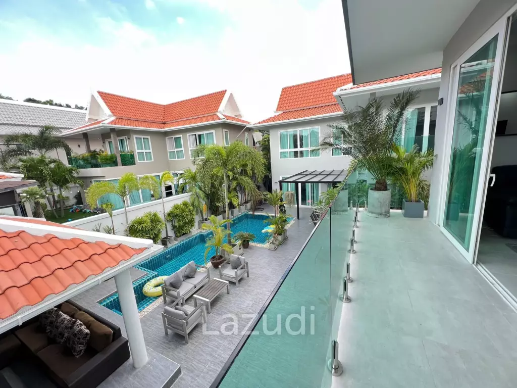 4 Beds 5 Baths 300 SQ.M. Chateau Dale Thai Bali
