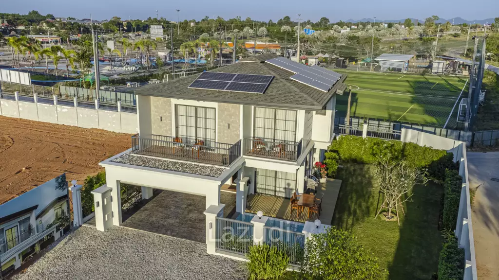 3 Beds 4 Baths 450 SQ.M Rungsii Village