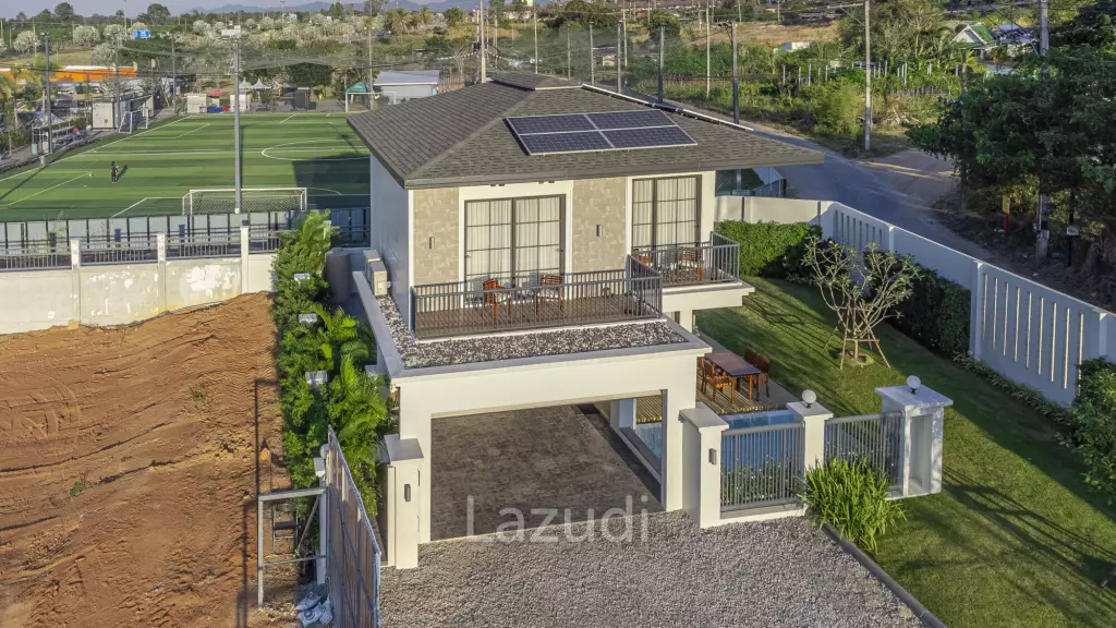 3 Beds 4 Baths 450 SQ.M Rungsii Village