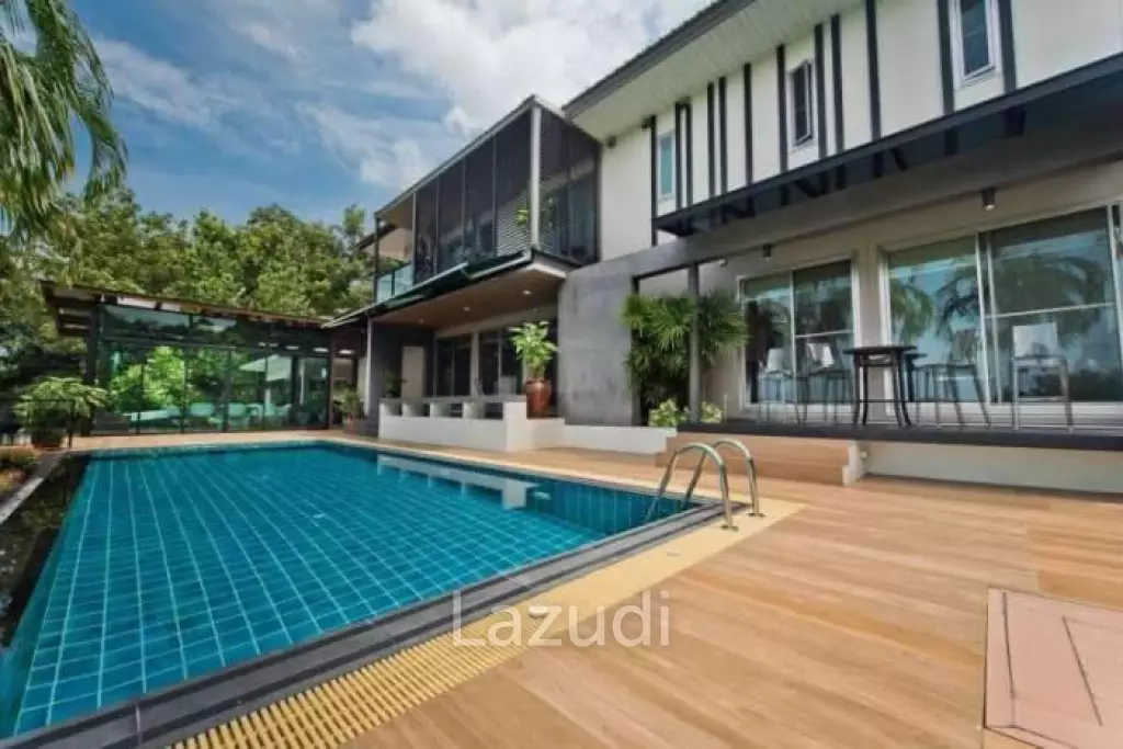 4 Bed 6 bath 300 SQ.M. Ocean View Village Bangsaray
