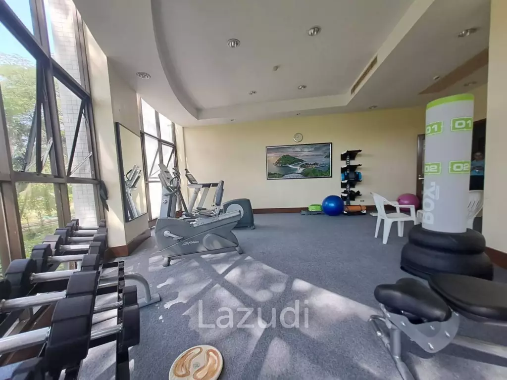 Cha-am: 140 SQM Beachfront Condotel Cliff and Beach