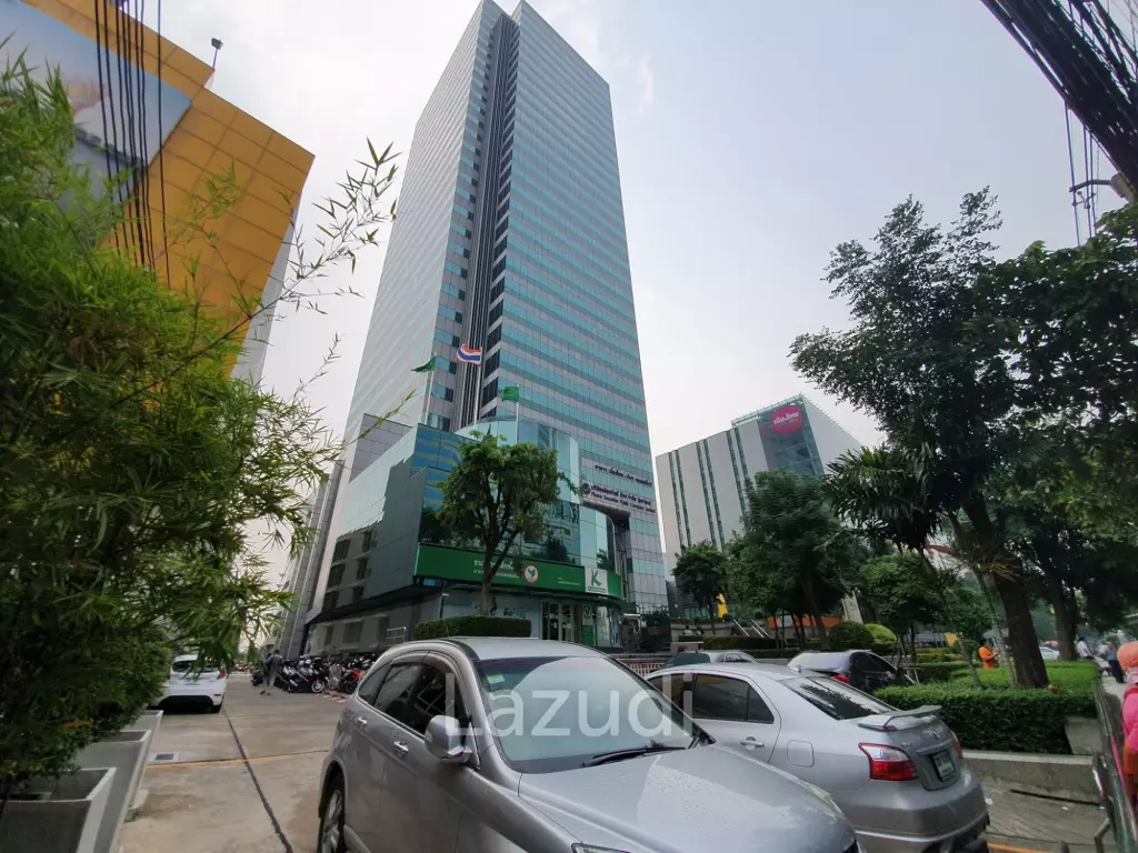 29 sqm retail unit in Muang Thai - Phatra Complex Huai Khwang Bangkok