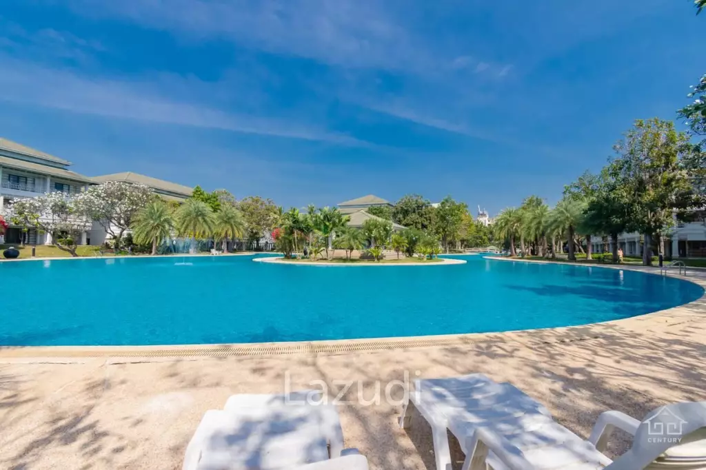 BAAN SA SUAN : 3 Storey Townhouse near the beach