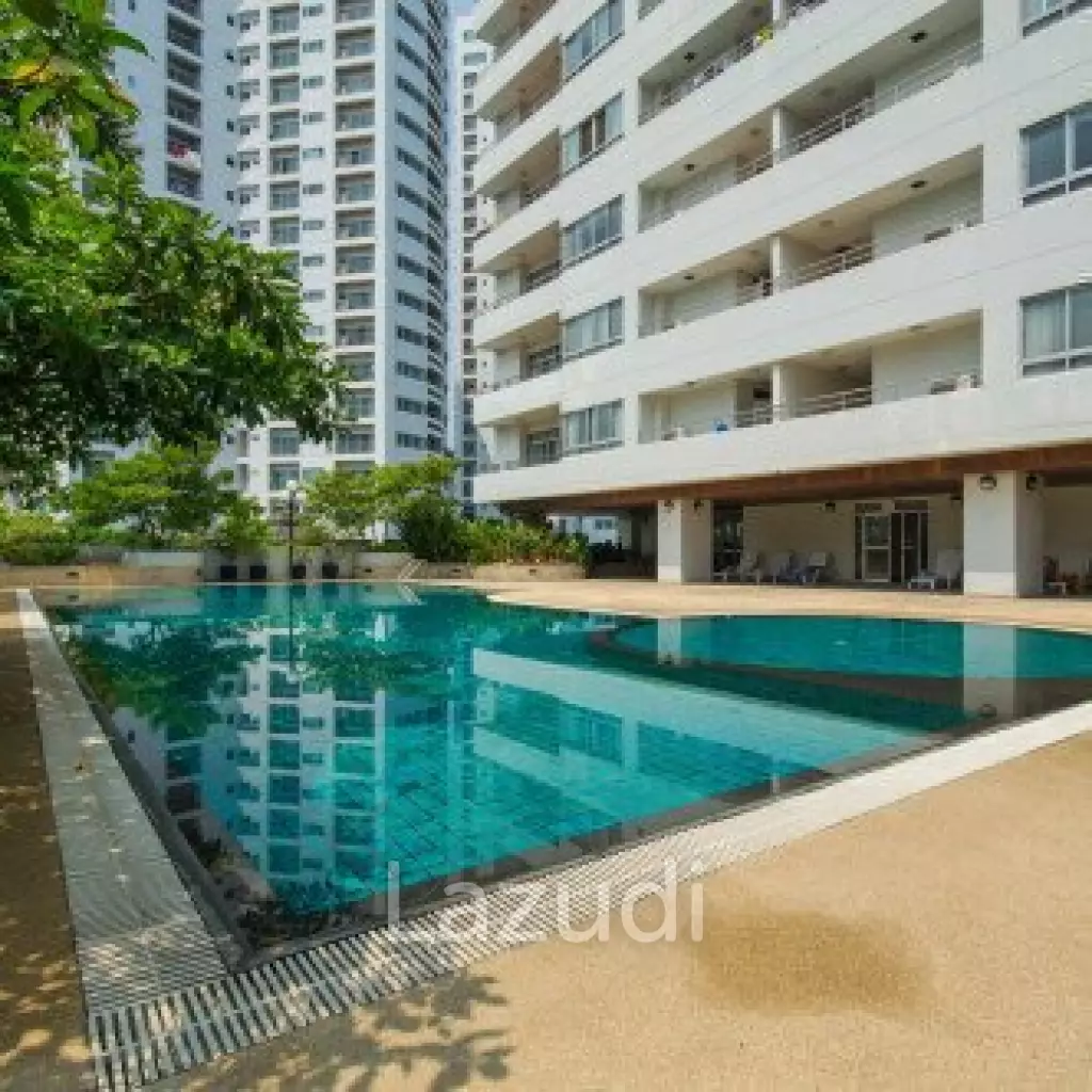 3 Bed 3 Bath 230 SQ.M Krungthep Thani Tower