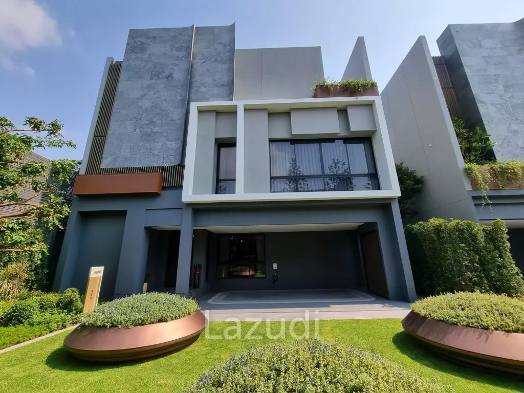 3 Bed 5 Bath 430 SQ.M BuGaan Krungthep Kreetha