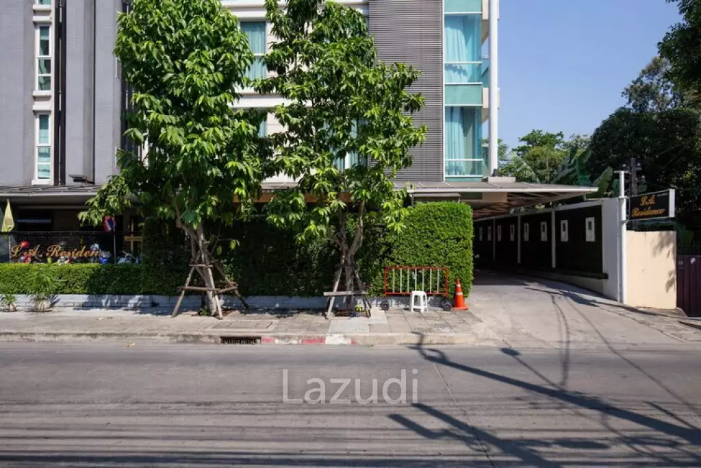 2 Bedrooms 1 Bathroom 100 SQ.M at M Ville