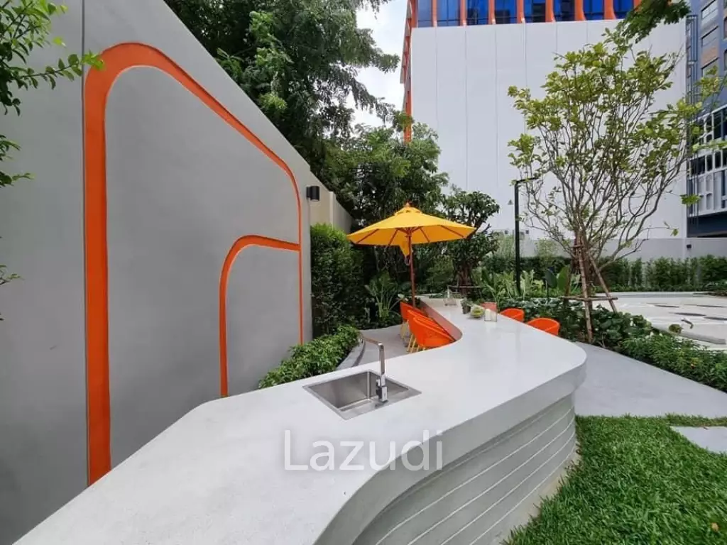 Modern 1-Bedroom Condo in Phra Khanong Bangkok