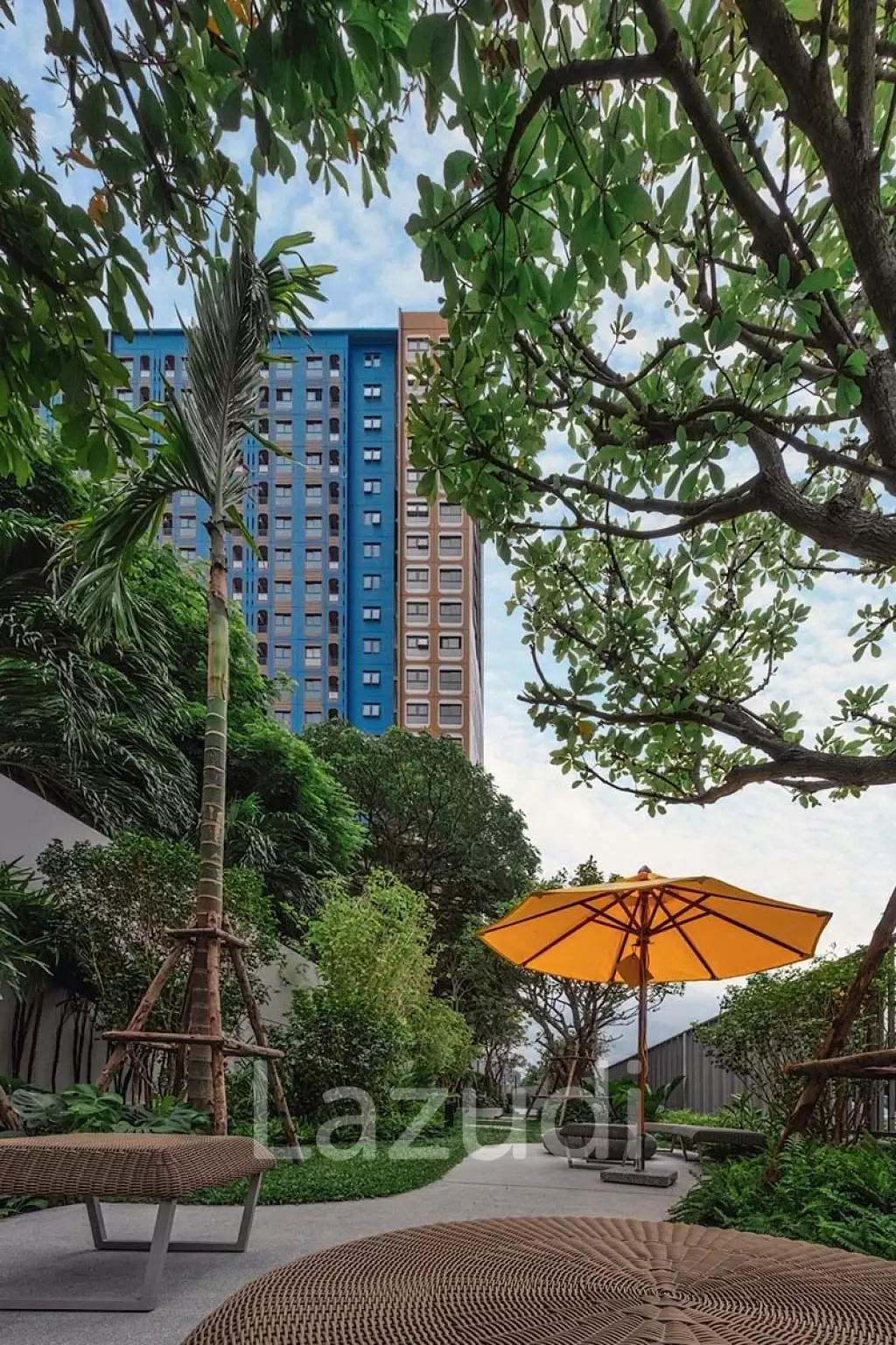 Modern 1-Bedroom Condo in Phra Khanong Bangkok