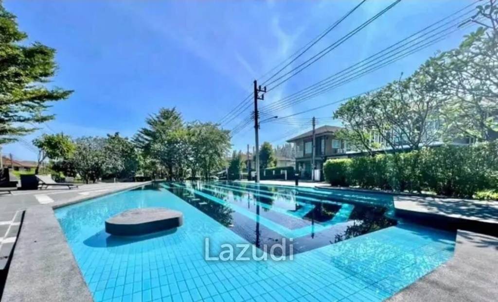 3-Bedroom House with Private Pool for Rent Near BISP