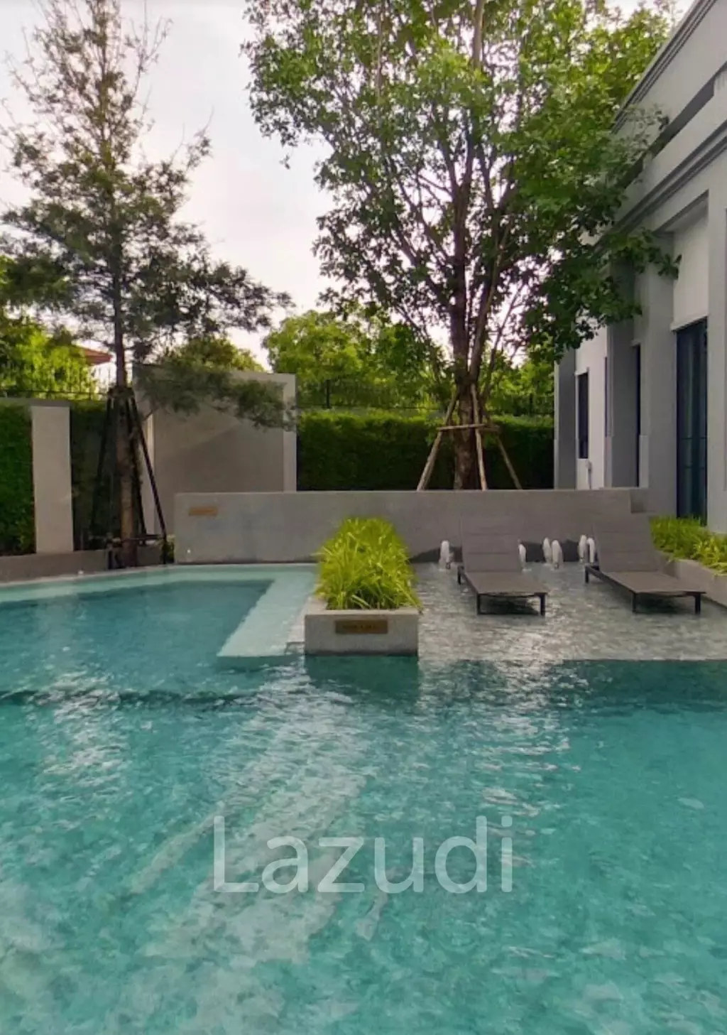 4 Bed 5 Bath 528 SQM The Palazzo Srinakarin
