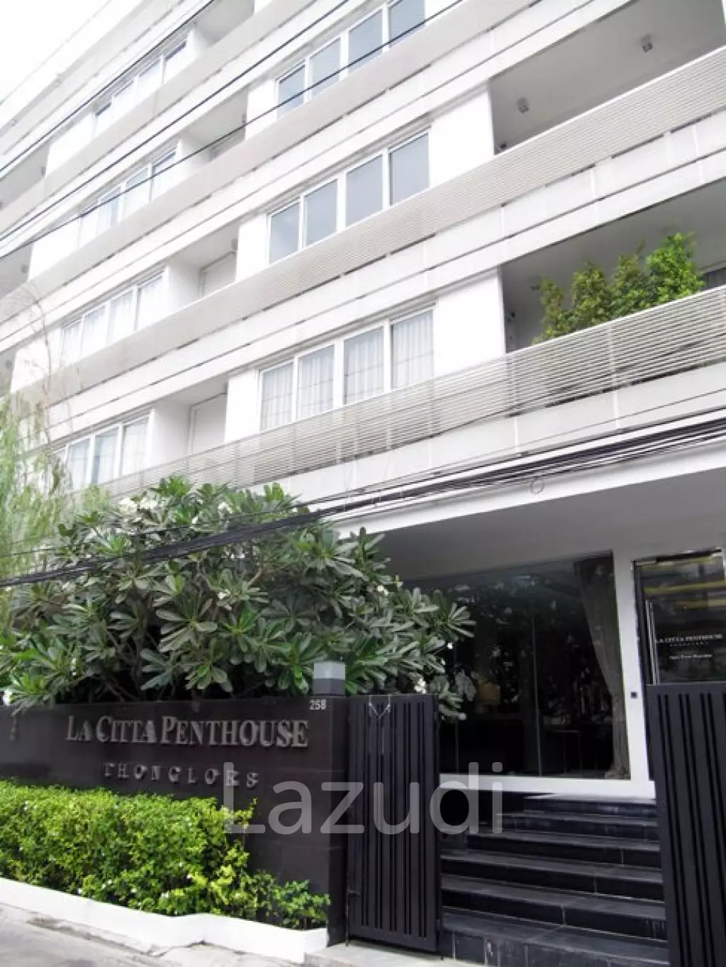 200 sqm 4 Bed 4 Bath La Citta Penthouse condo in Khlong Tan Nuea, Wattana Bangkok