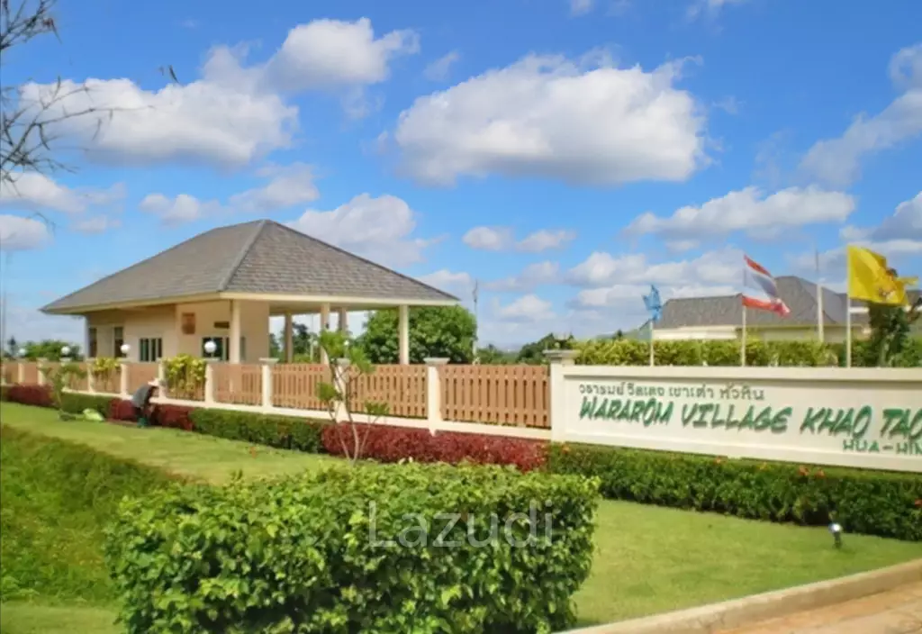 Large 2 bed 2 bath villa minutes from Pranburi beach