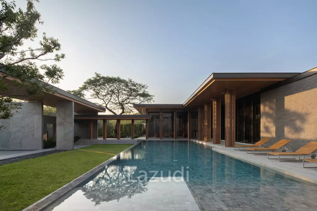 5 Bed 6 Bath 551 SQ.M Siraninn Residences
