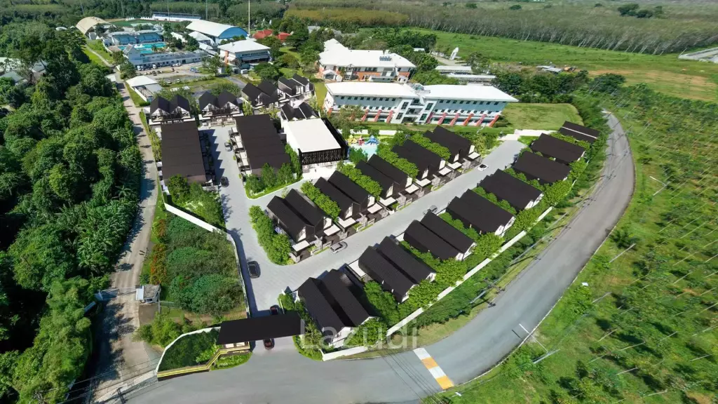 3 Bed 3 Bath 172 SQ.M College Villas