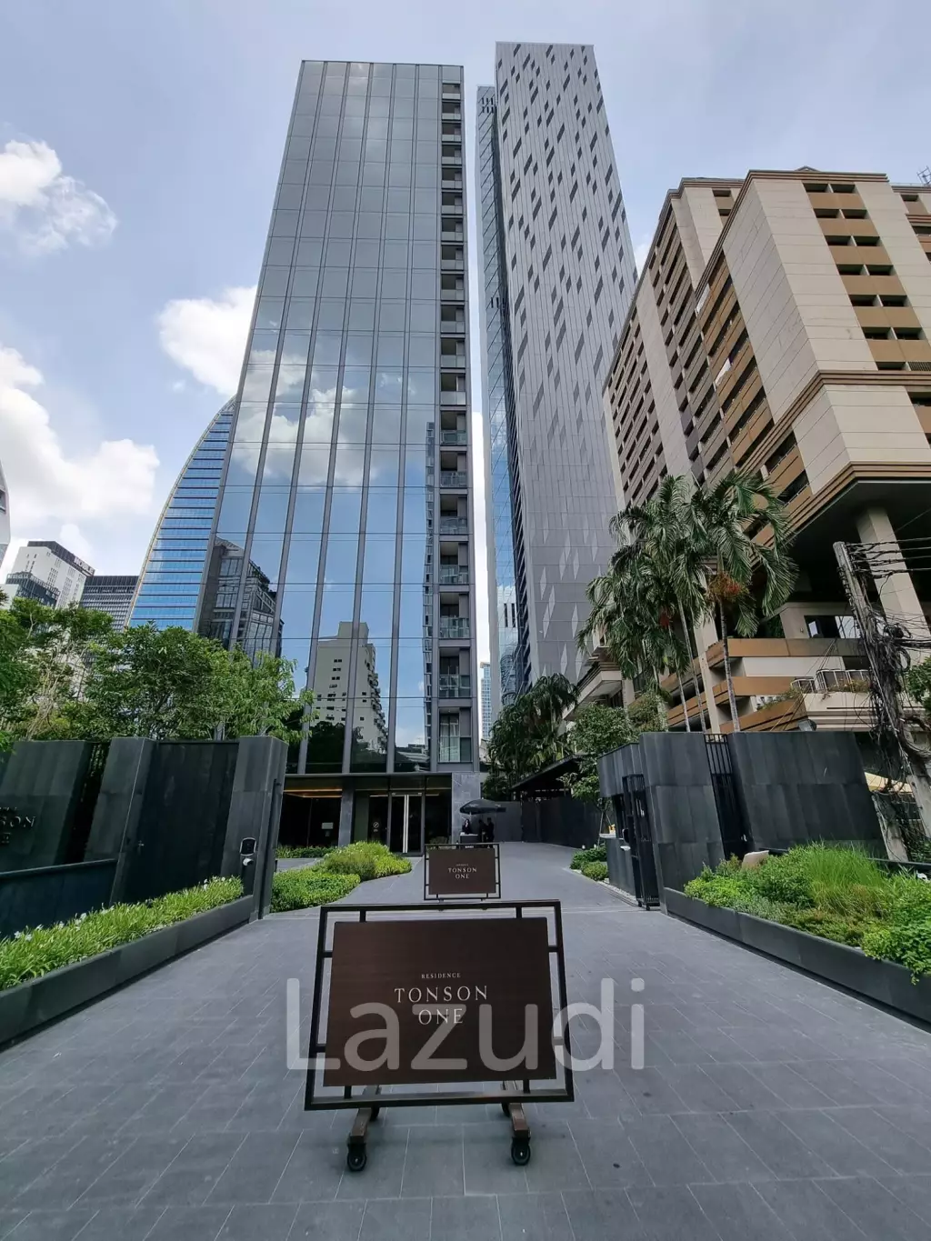 2 Bed 2 Bath 107 SQ.M Tonson One Residence