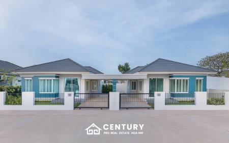 La Vallee Village Town 2