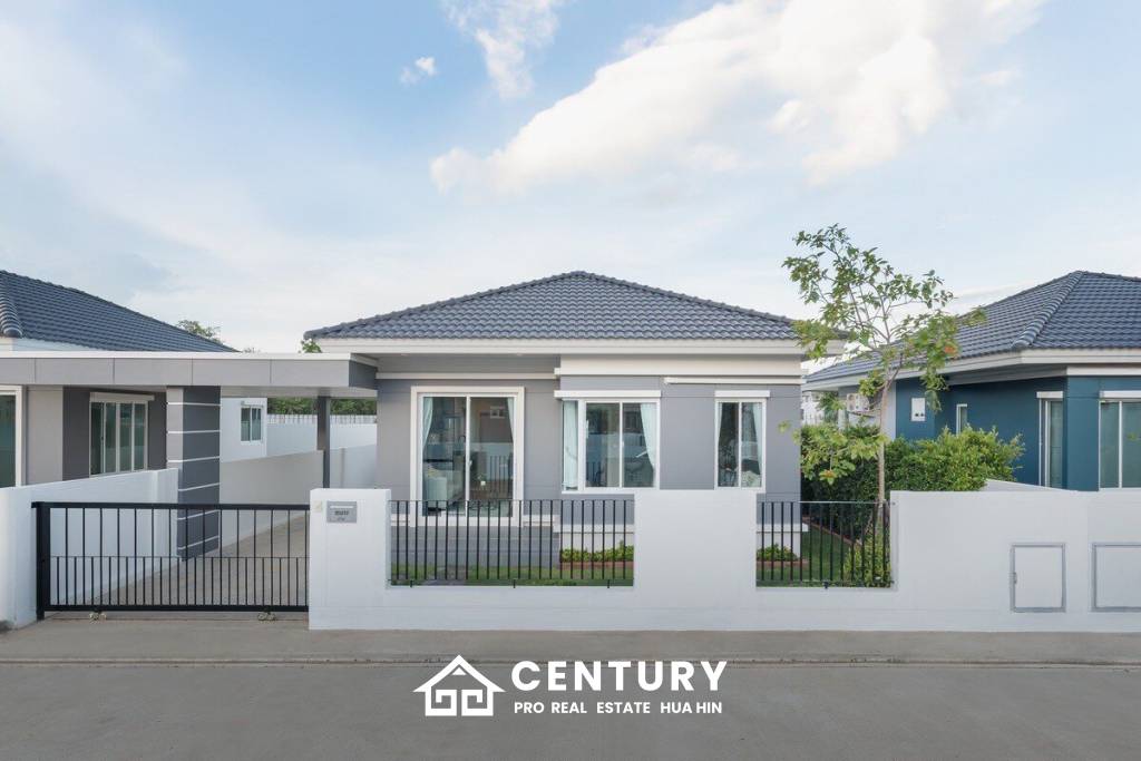 La Vallee Village Town 2