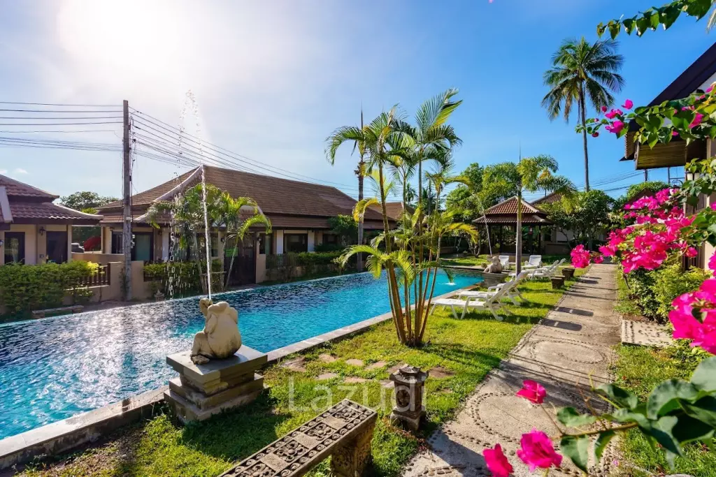 Garden Pool Villa Walking Distance to The Beach