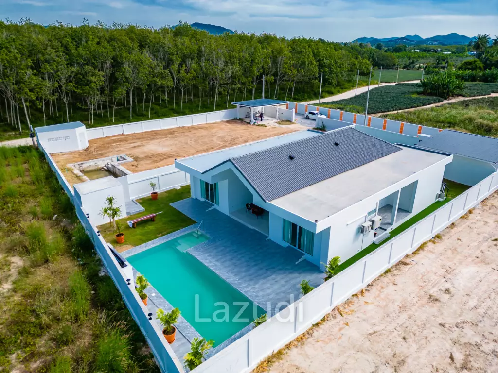 4 Bed 3 Bath 250 SQ.M Weaver Villas