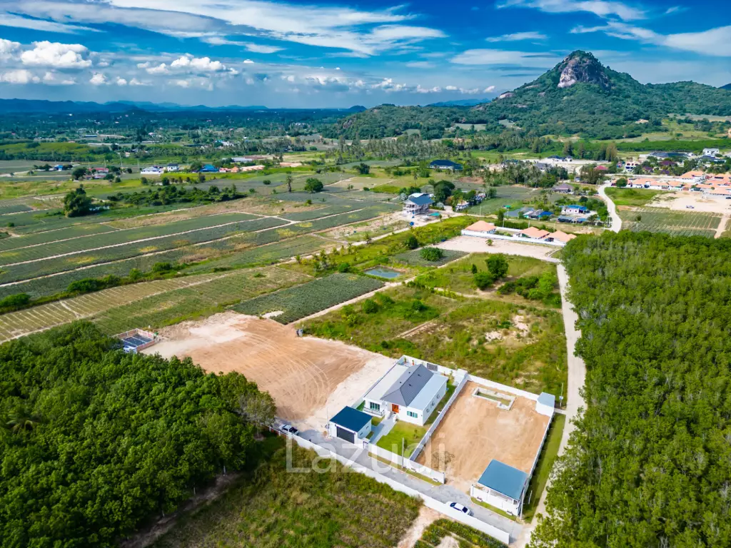 4 Bed 3 Bath 250 SQ.M Weaver Villas