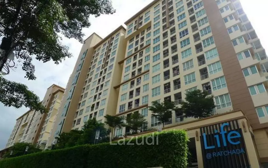 2 Bed 1 Bath 55 SQ.M Life @ Ratchada - Suthisan