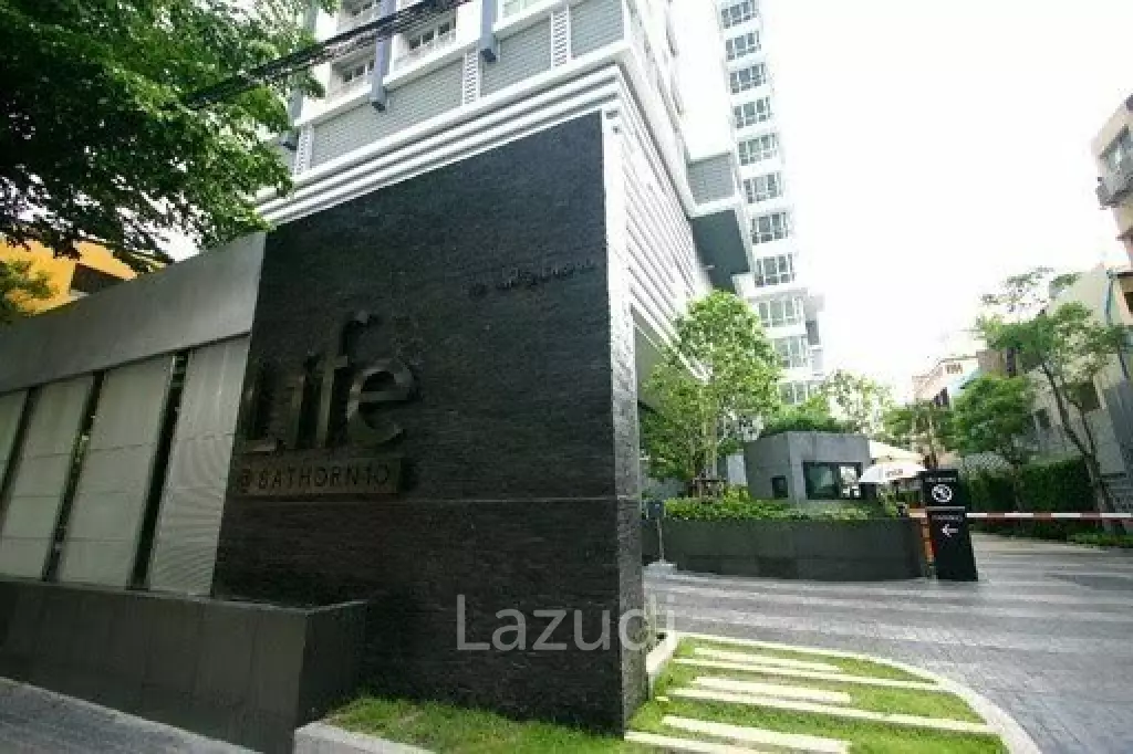 2 Bed 2 Bath 63 SQ.M Life@Sathorn 10