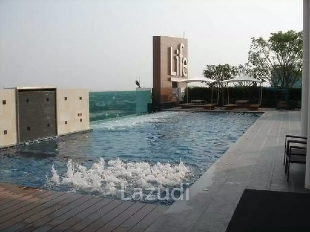 Spacious 1-Bed Condo in Life Sukhumvit 65 Bangkok