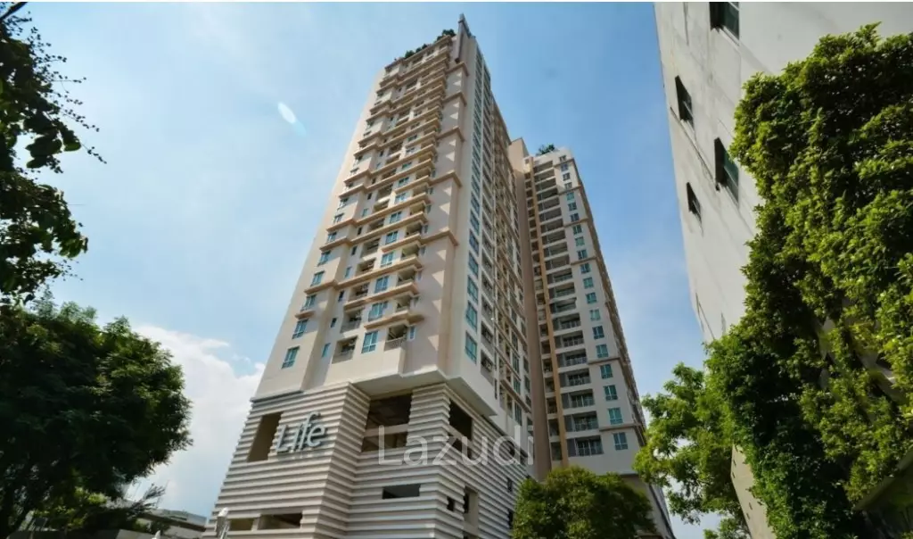 2 Bed 2 Bath 62 SQ.M Life @ Sukhumvit 67