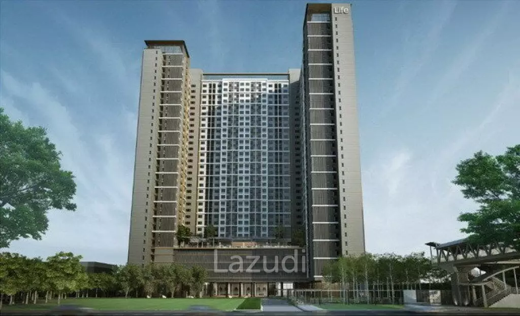 High floor 24.5 sqm condo at Life Asoke Bang Kapi Bangkok