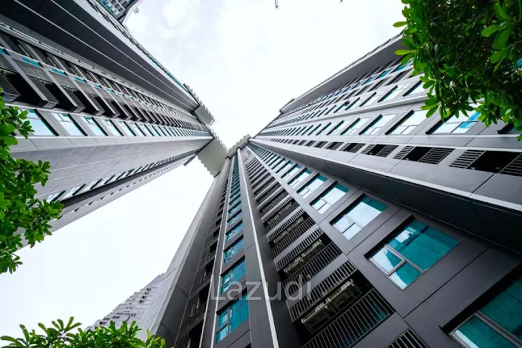 25 sqm Freehold Studio Condo with Balcony and City View