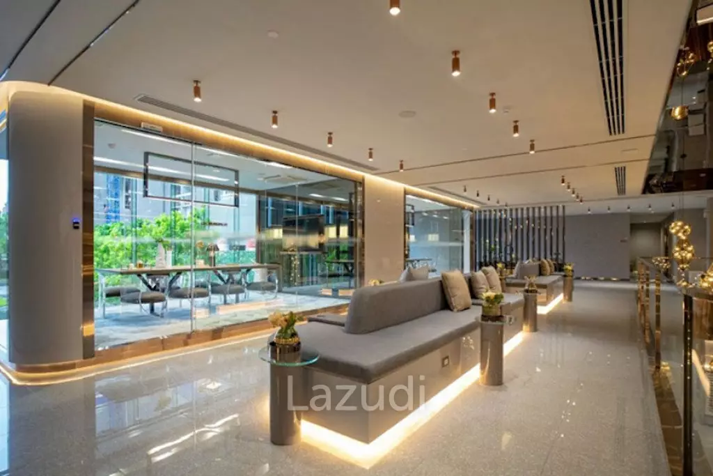 25 sqm Freehold Studio Condo with Balcony and City View