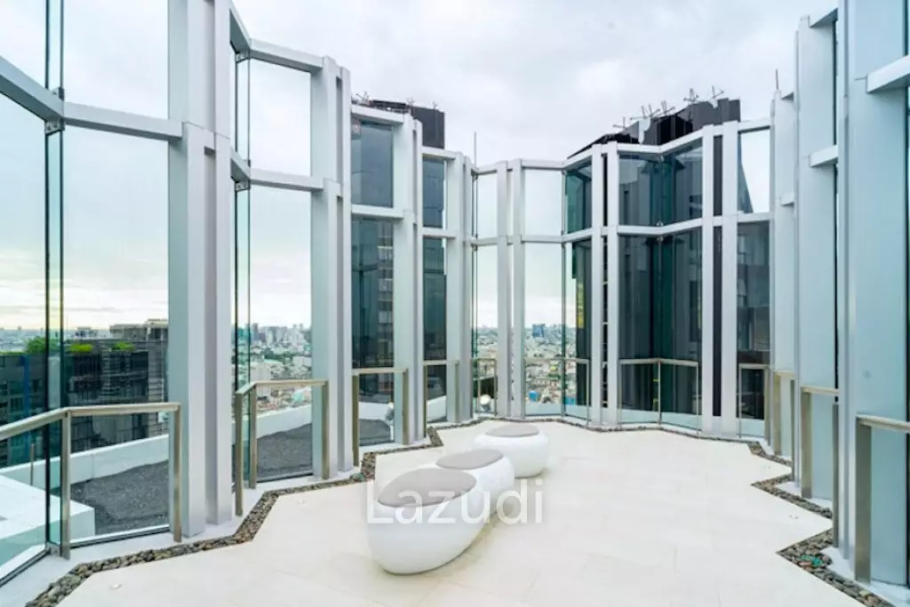 25 sqm Freehold Studio Condo with Balcony and City View