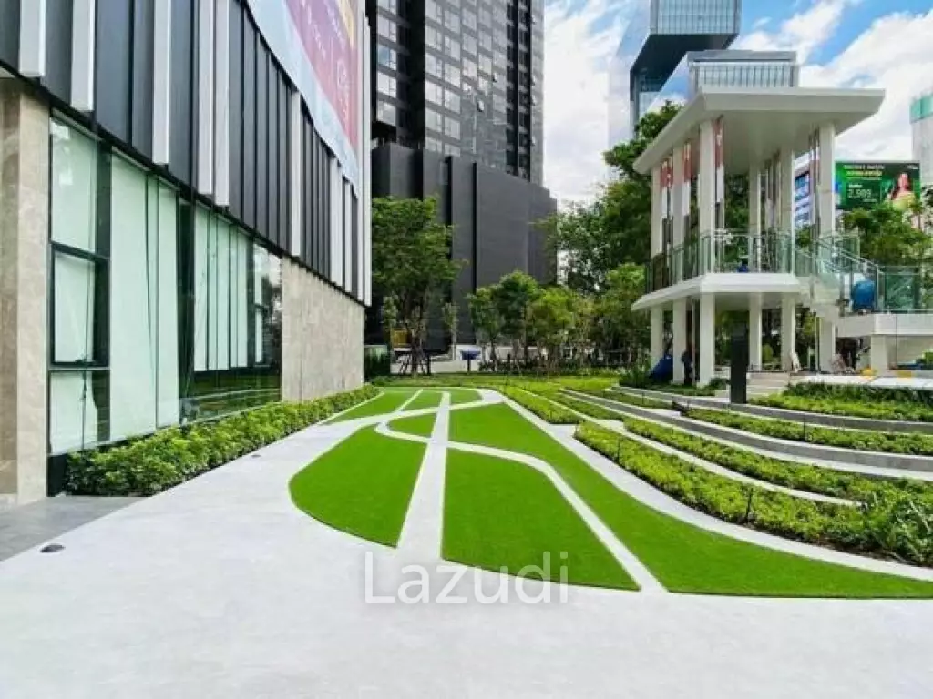25 sqm Freehold Studio Condo with Balcony and City View