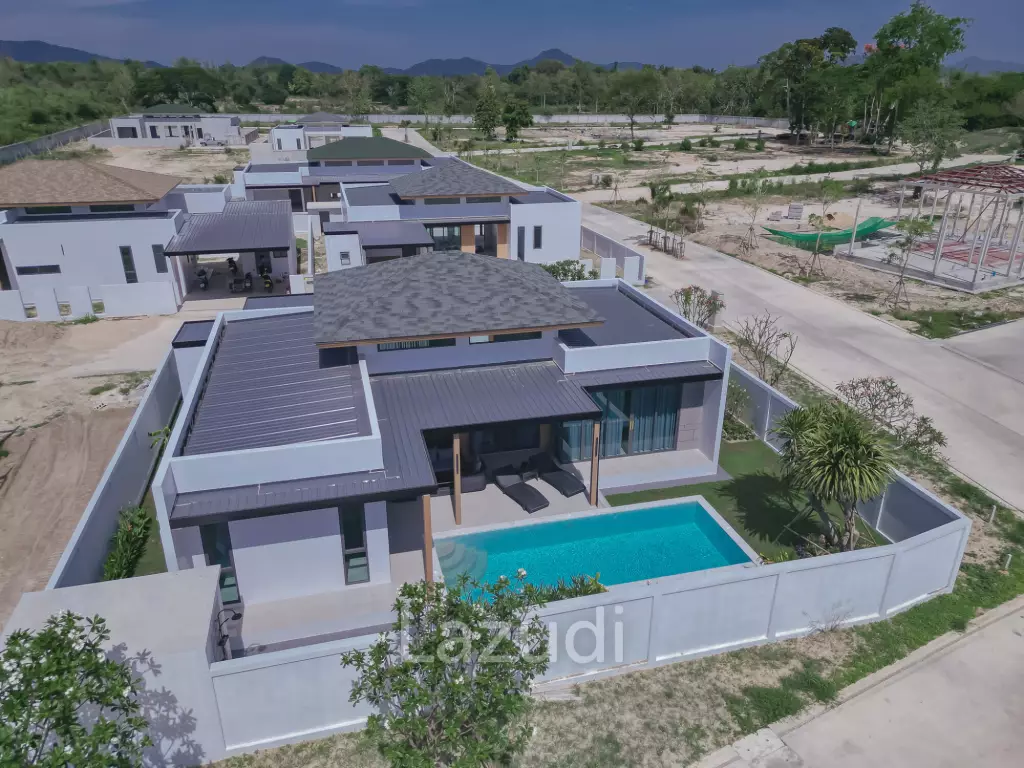 211.81 sqm modern pool villa in Hin Lek Fai Hua Hin