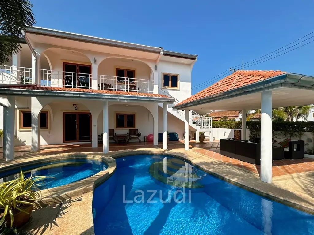 Summerland: Spanish-style pool villa with 6 bedrooms and 4 bathrooms