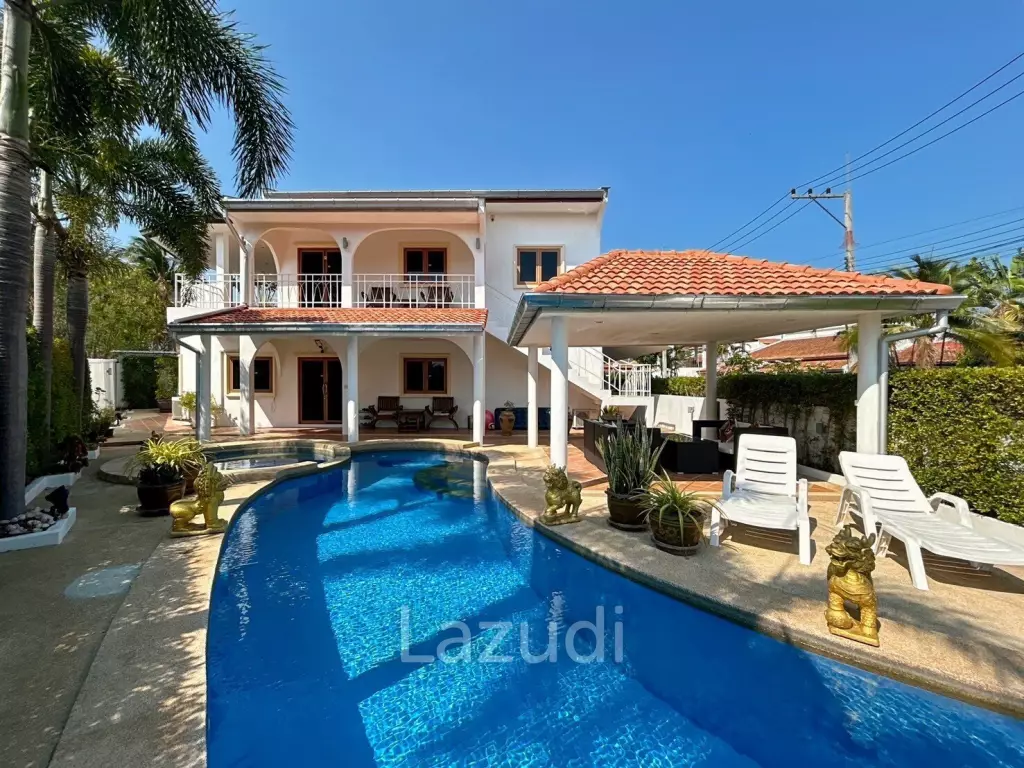 Summerland: Spanish-style pool villa with 6 bedrooms and 4 bathrooms