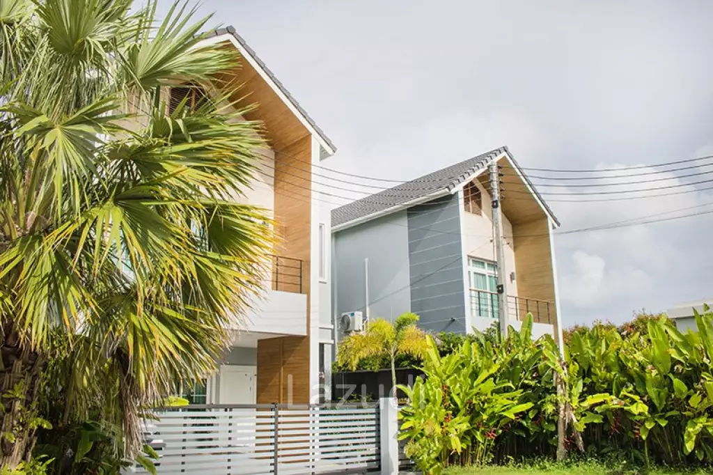 2-Storey 3-Bedroom Detached House for Sale near BCIS