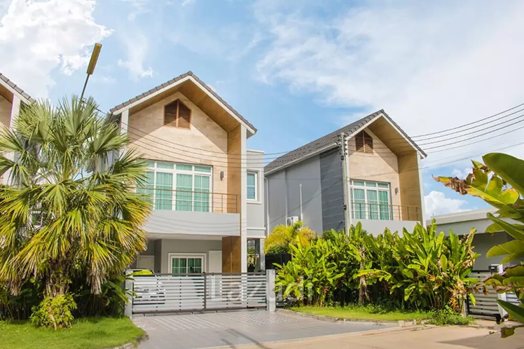 2-Storey 3-Bedroom Detached House for Sale near BCIS