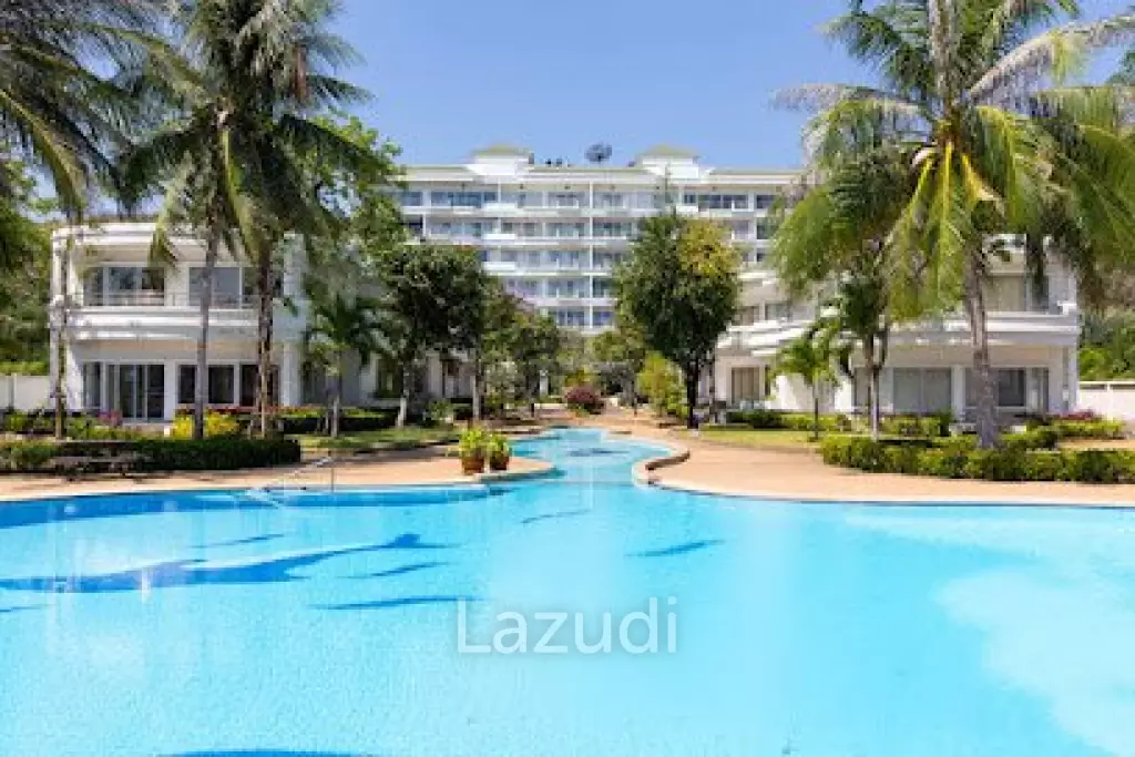 KREDSAI : 2 storey 7 bed freehold beachfront villa