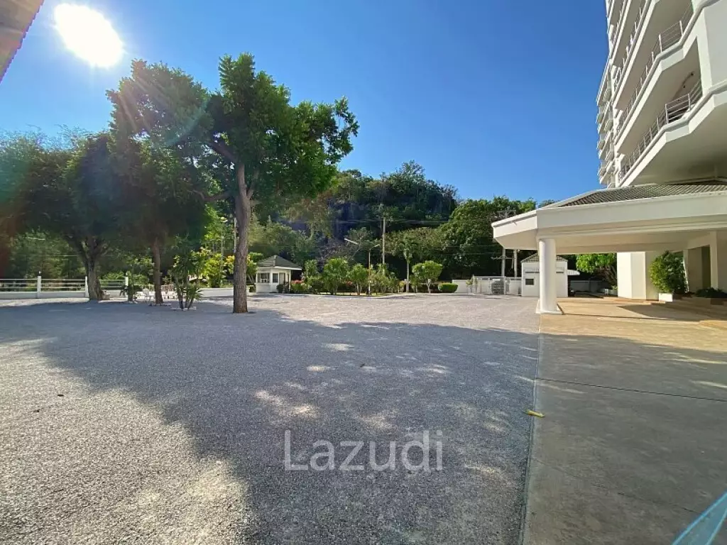 KREDSAI : 2 storey 7 bed freehold beachfront villa