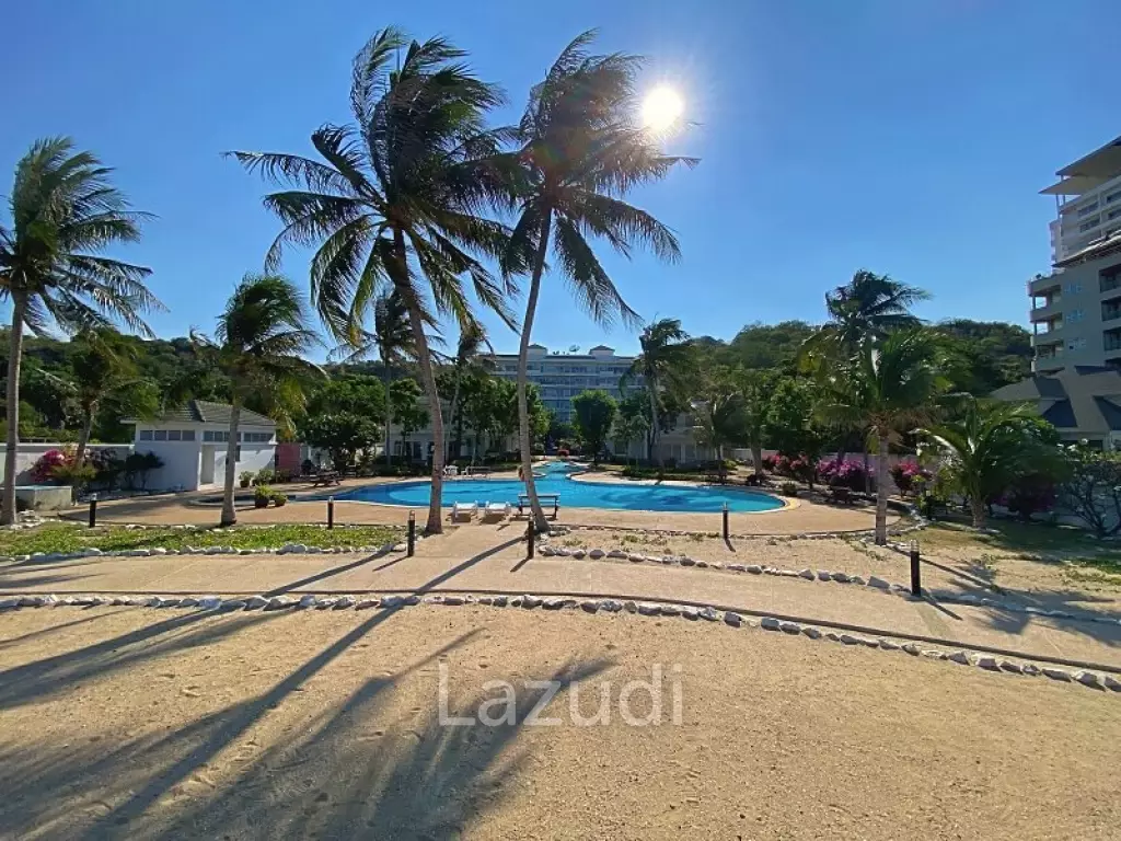 KREDSAI : 2 storey 7 bed freehold beachfront villa