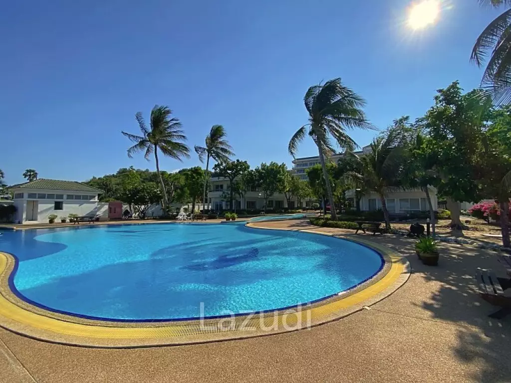KREDSAI : 2 storey 7 bed freehold beachfront villa